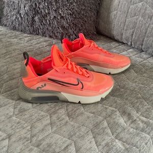 Women’s Nike air max